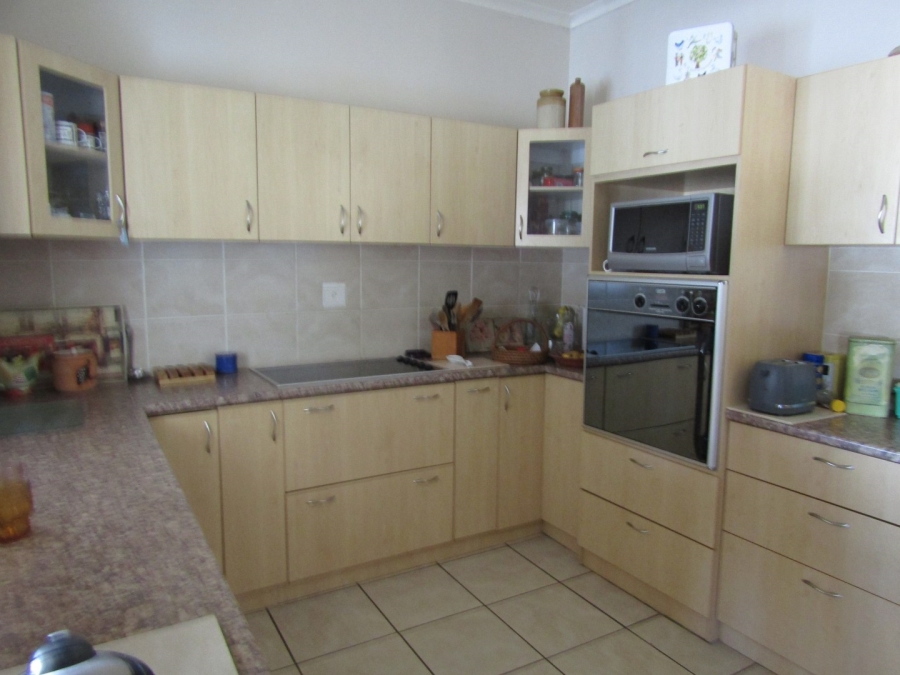 6 Bedroom Property for Sale in Humansdorp Eastern Cape